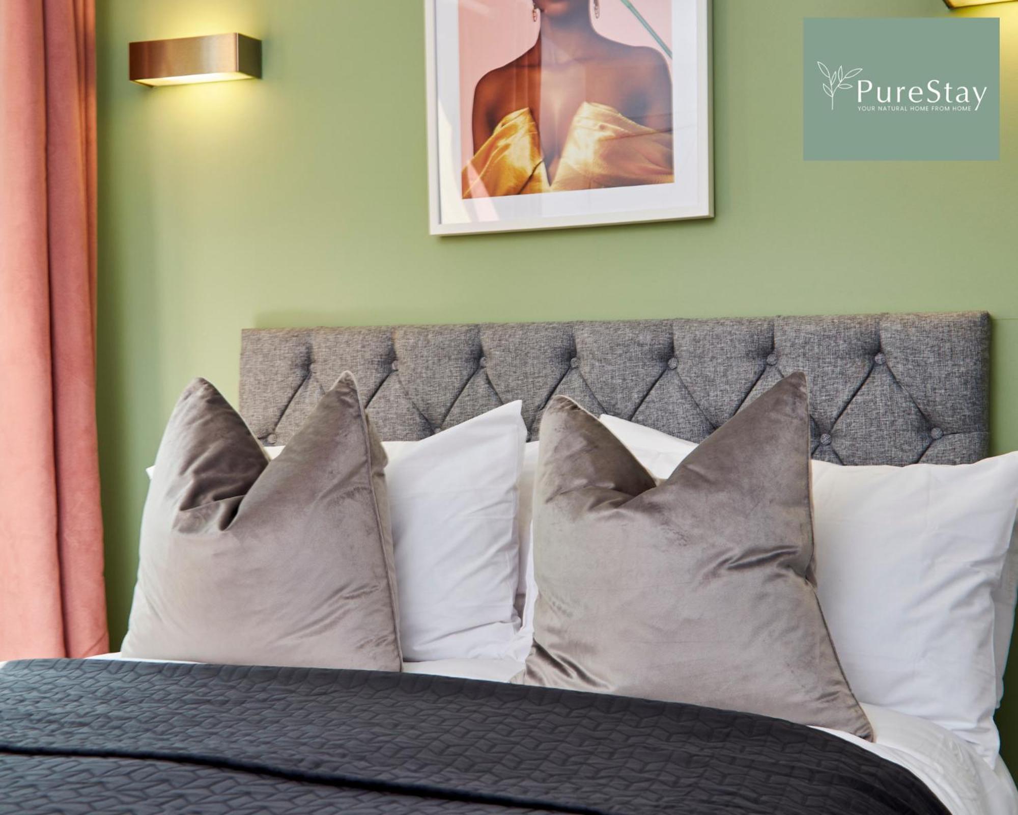 Beautiful Four Bed House By Purestay Short Lets & Serviced Accommodation Coventry With Parking Екстериор снимка
