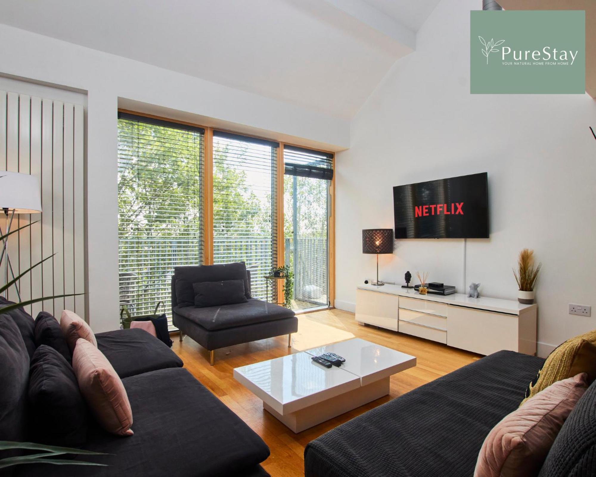 Beautiful Four Bed House By Purestay Short Lets & Serviced Accommodation Coventry With Parking Екстериор снимка