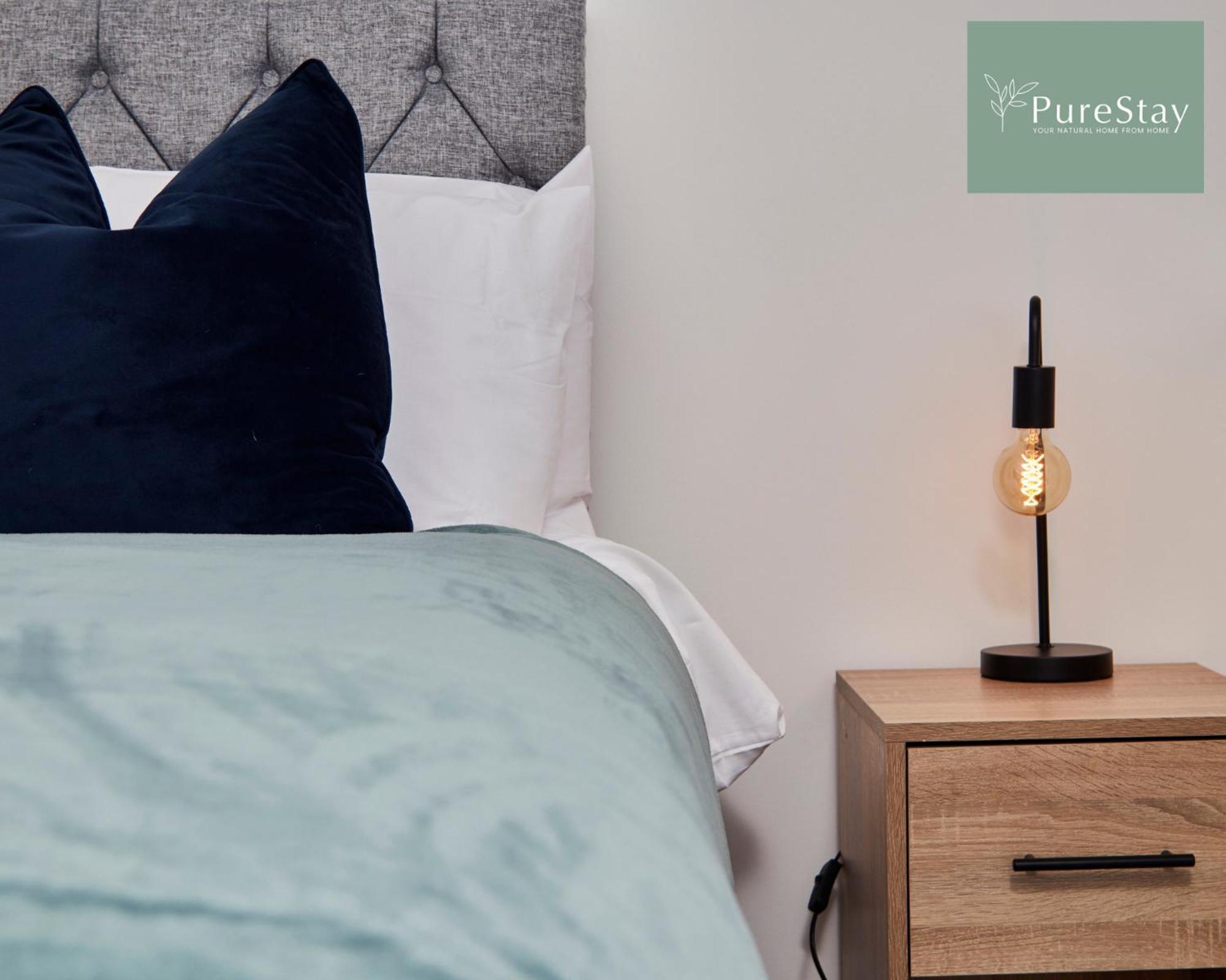 Beautiful Four Bed House By Purestay Short Lets & Serviced Accommodation Coventry With Parking Екстериор снимка