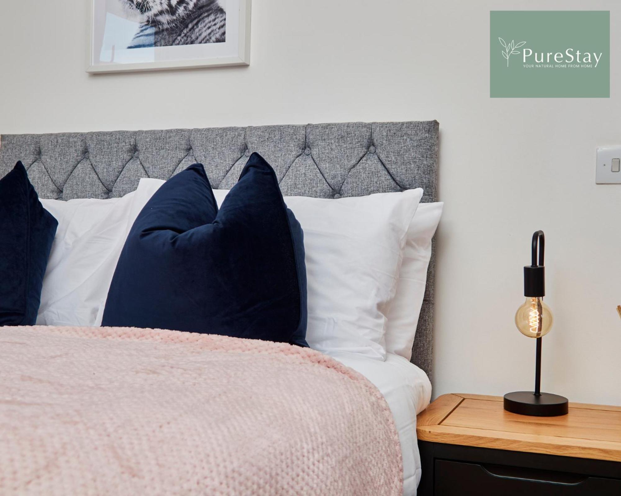 Beautiful Four Bed House By Purestay Short Lets & Serviced Accommodation Coventry With Parking Екстериор снимка