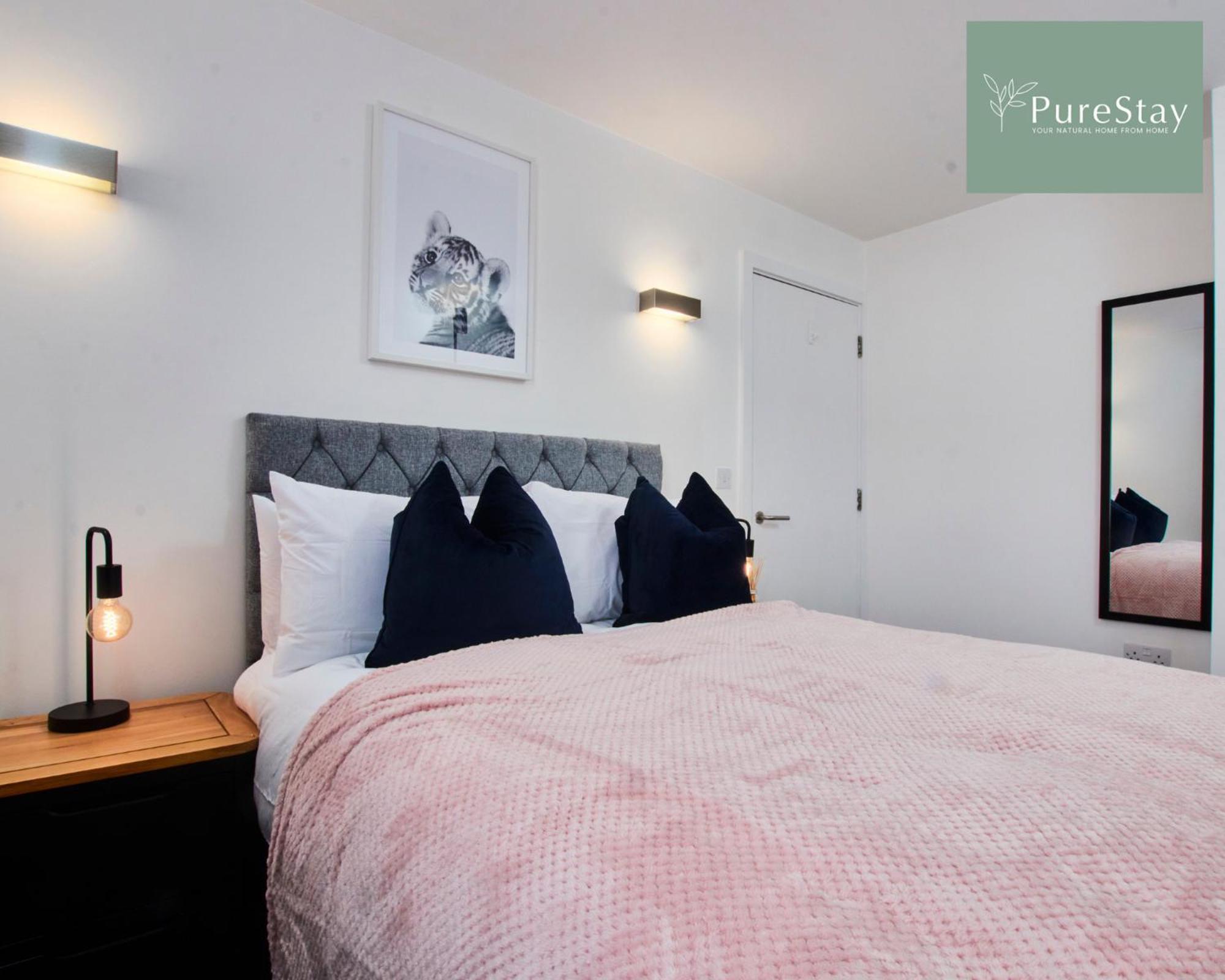 Beautiful Four Bed House By Purestay Short Lets & Serviced Accommodation Coventry With Parking Екстериор снимка