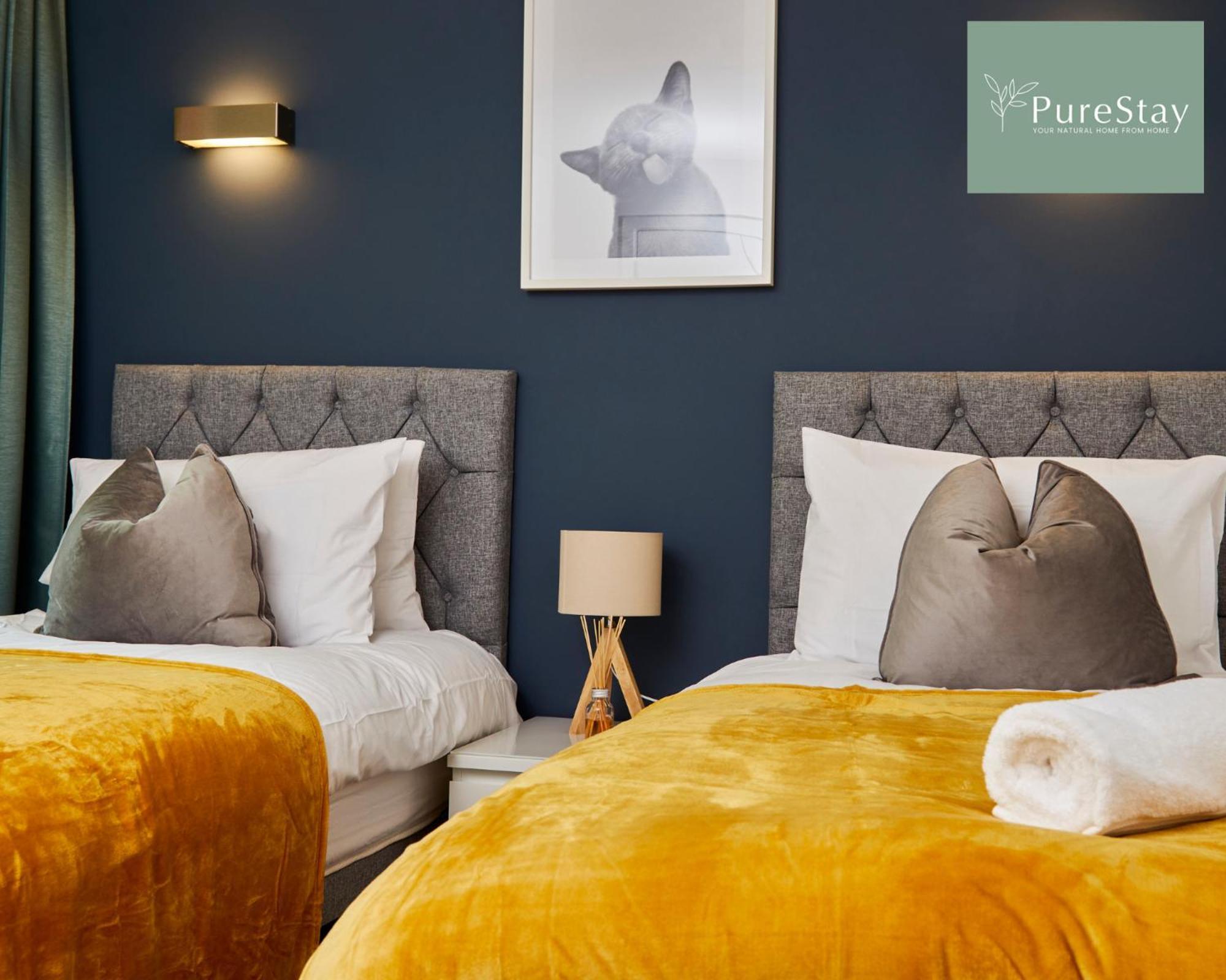 Beautiful Four Bed House By Purestay Short Lets & Serviced Accommodation Coventry With Parking Екстериор снимка