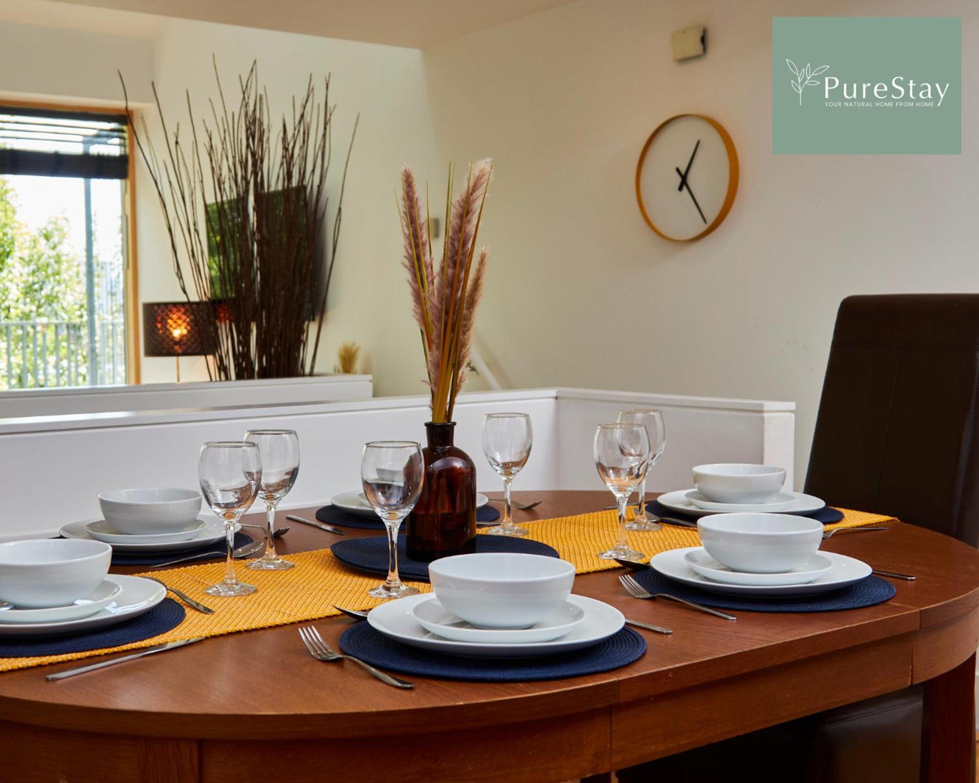 Beautiful Four Bed House By Purestay Short Lets & Serviced Accommodation Coventry With Parking Екстериор снимка