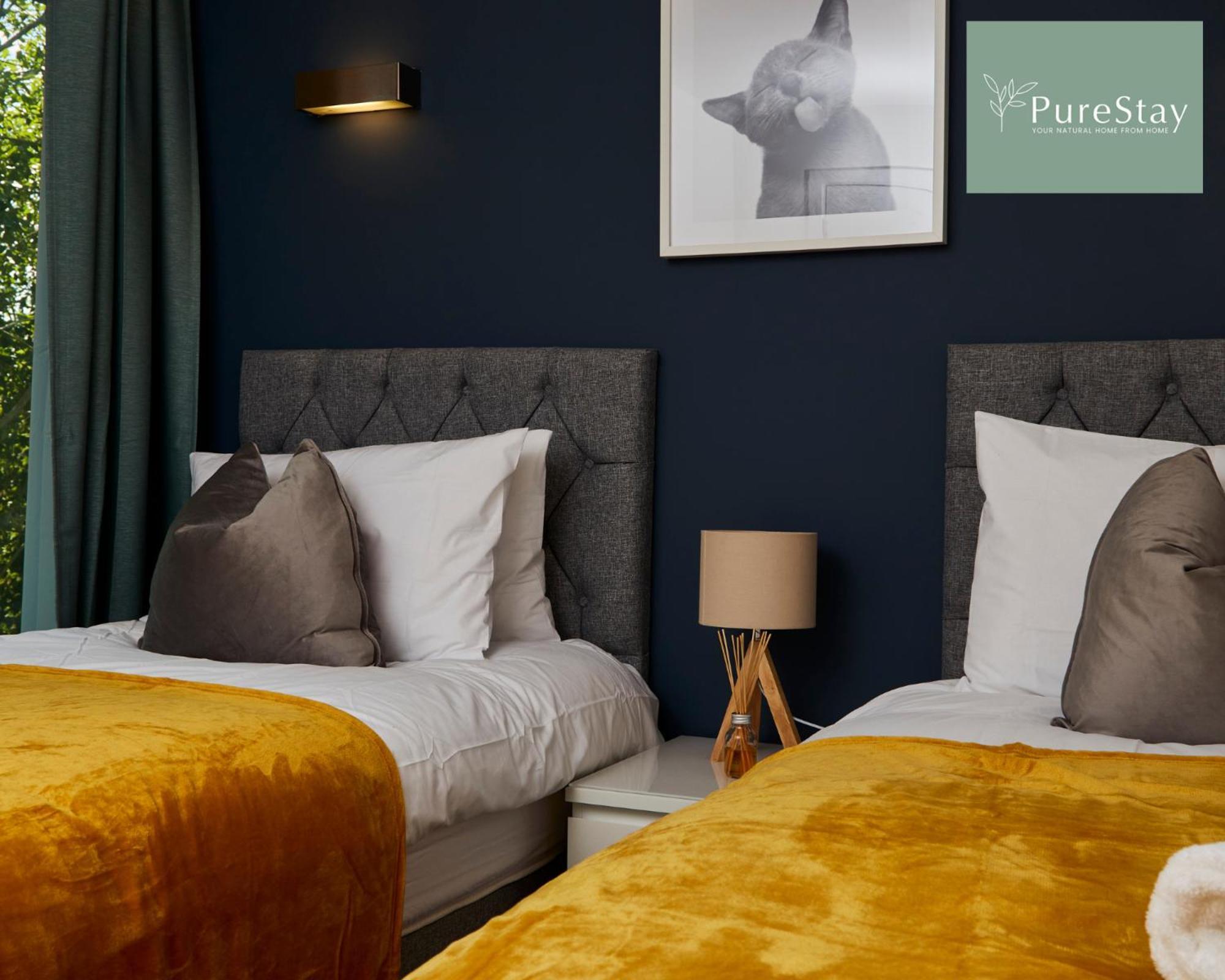 Beautiful Four Bed House By Purestay Short Lets & Serviced Accommodation Coventry With Parking Екстериор снимка