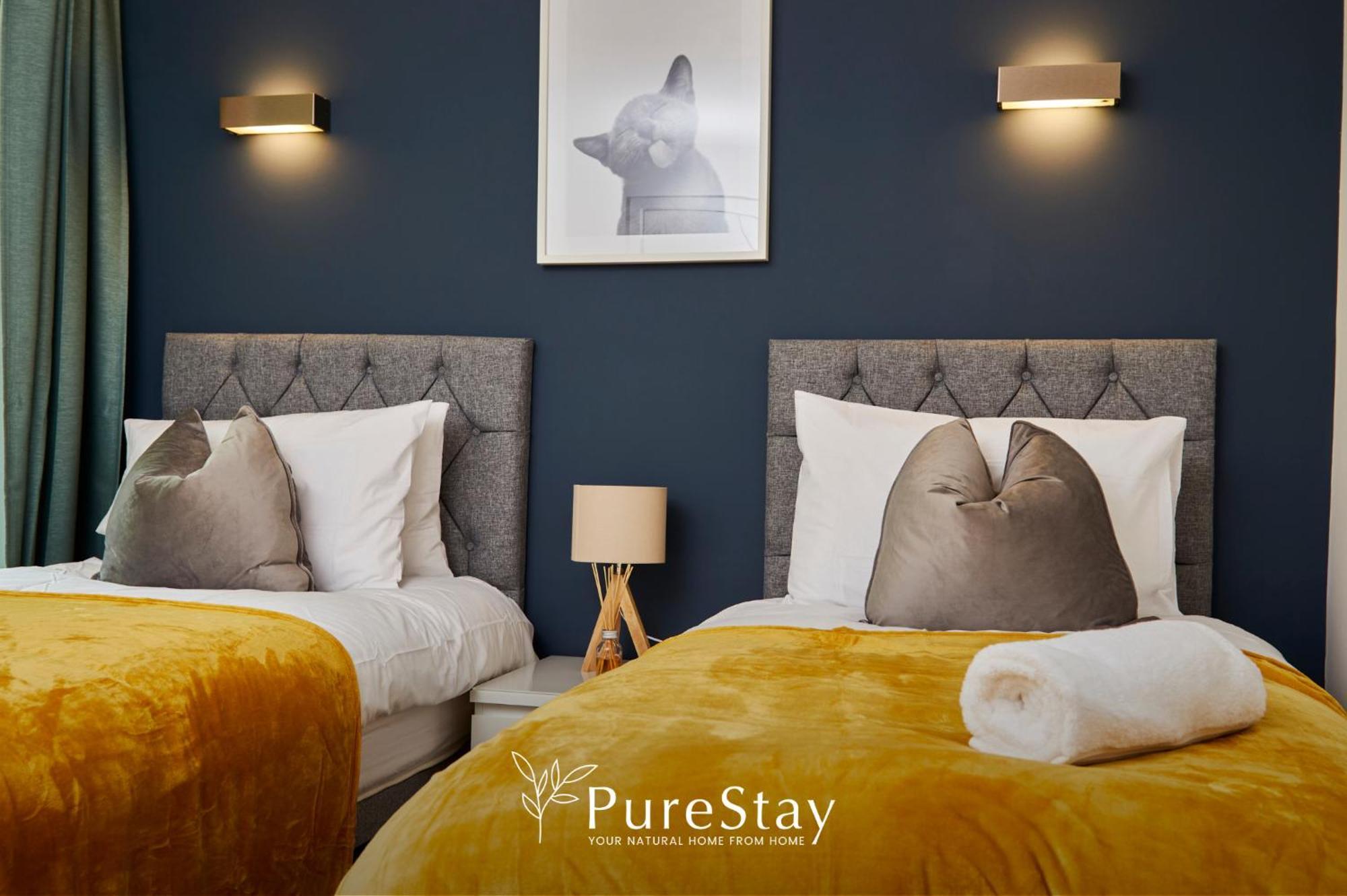 Beautiful Four Bed House By Purestay Short Lets & Serviced Accommodation Coventry With Parking Екстериор снимка