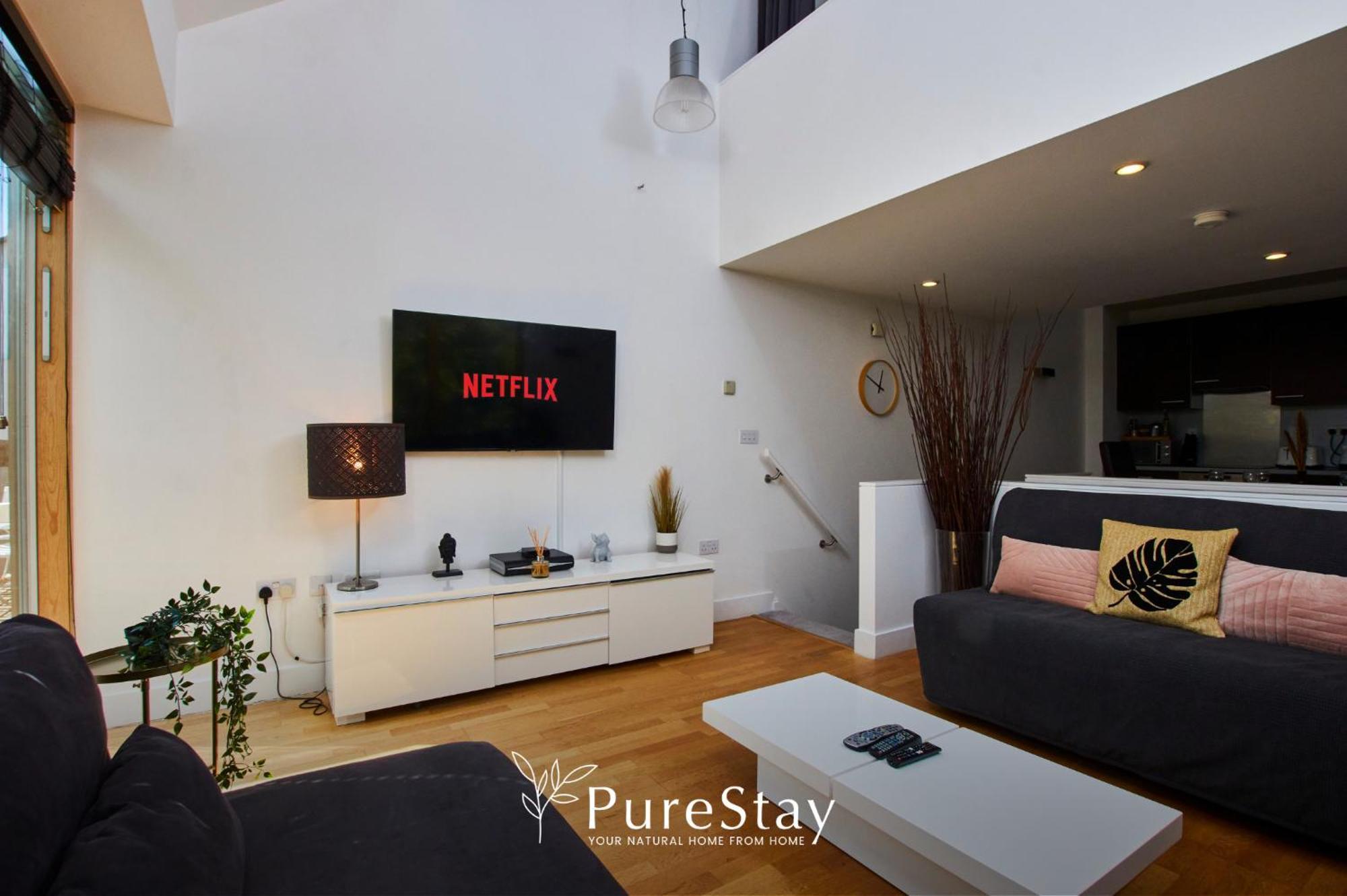 Beautiful Four Bed House By Purestay Short Lets & Serviced Accommodation Coventry With Parking Екстериор снимка